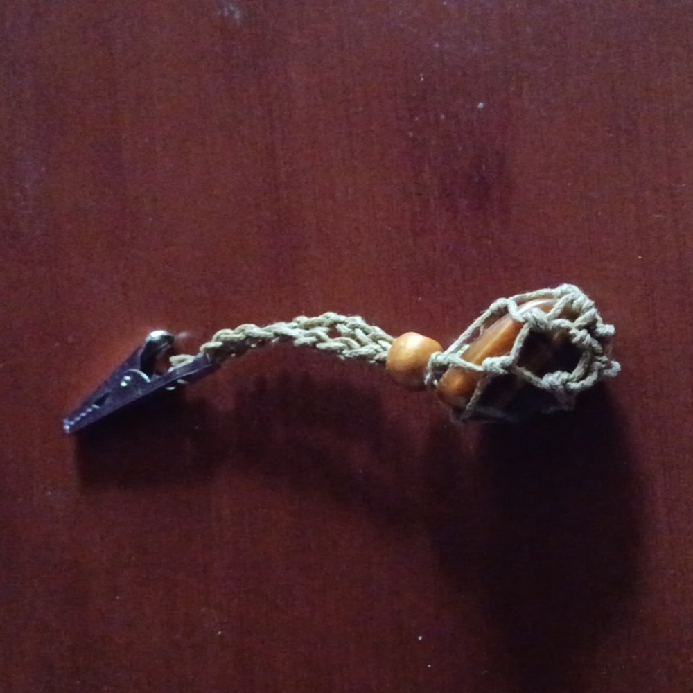 ROACHCLIPS - Picture 3 of 4